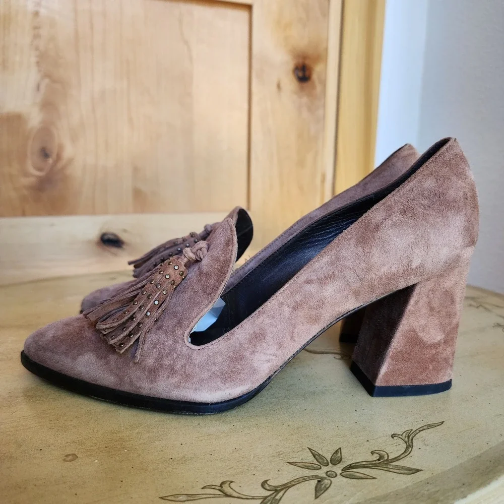 Stuart Weitzman Sz 5 Brown Suede Tassel Loafer Block Heel Pumps Preppy Old Money